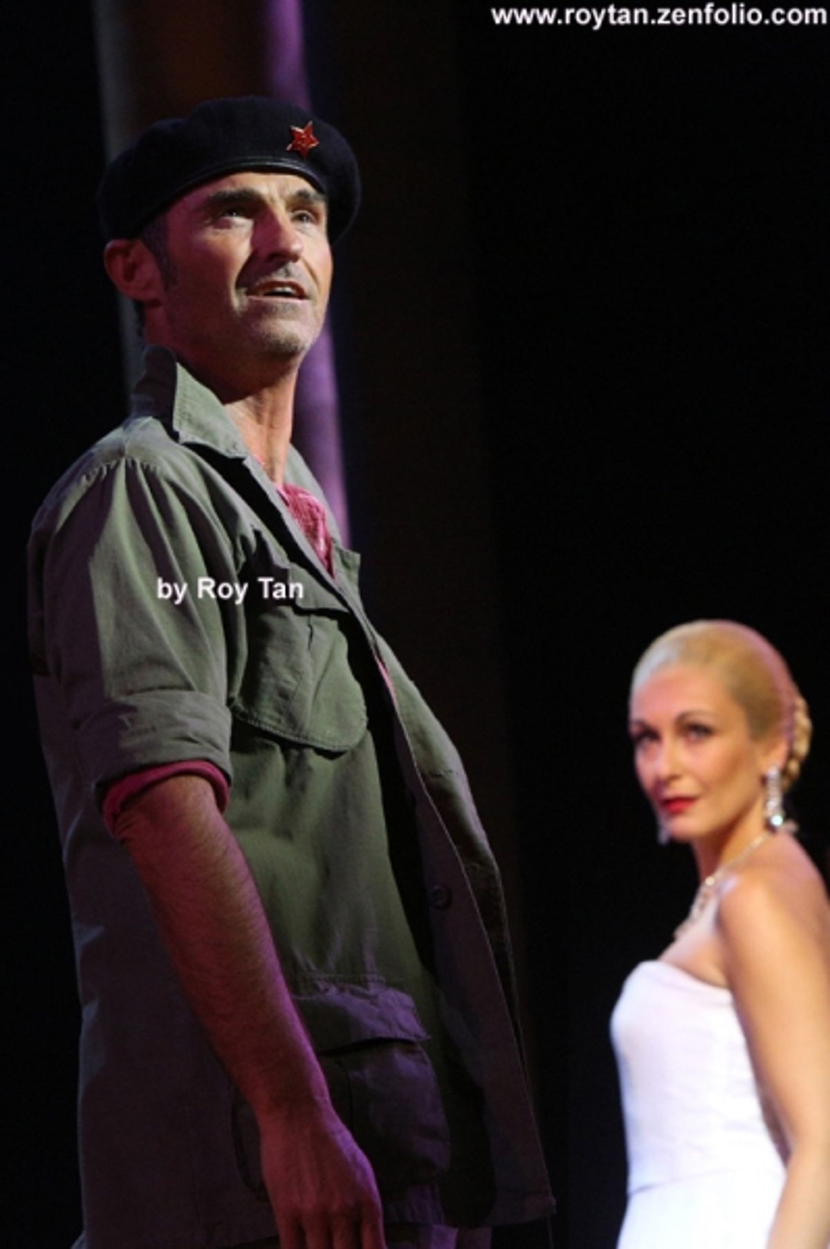 Marti Pellow as Che and Madalena Alberto at 