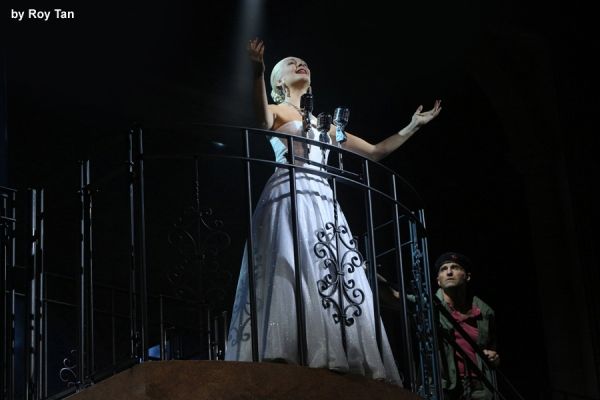 Madalena Alberto as Evita Photo
