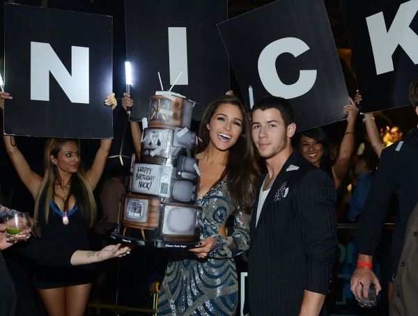 Nick Jonas, Olivia Culpo Photo