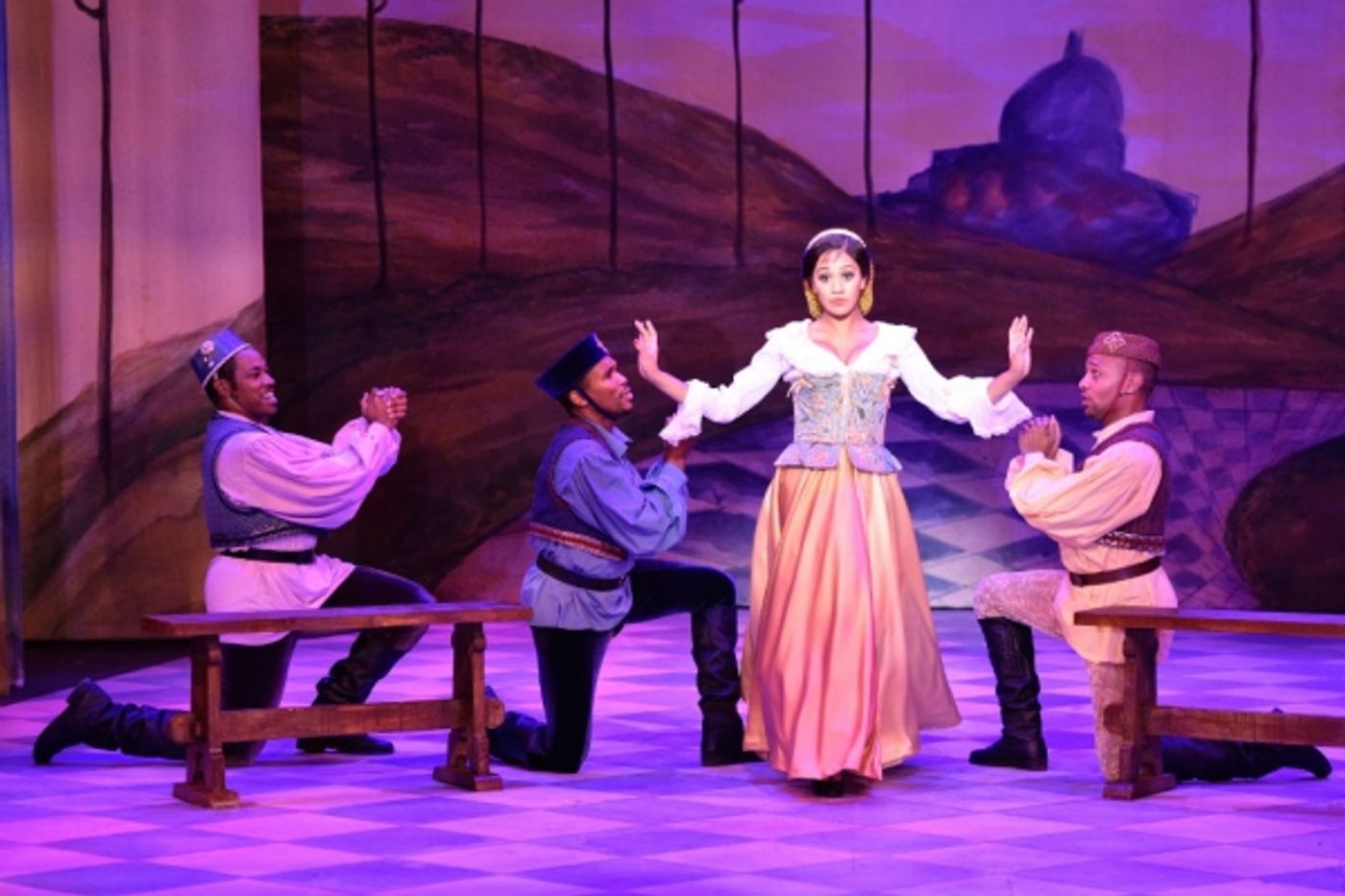 Photo Flash: First Look at Wayne Brady, Merle Dandridge and More in Pasadena Playhouse's KISS ME, KATE  Image