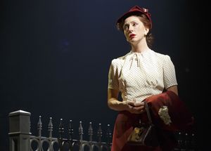 Carmen Cusack as Alice Murphy Photo