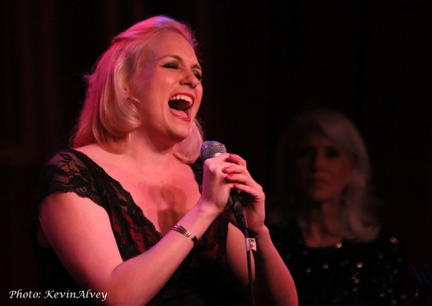 Photo Flash: Stephanie J. Block, Joy Behar, Bryce Pinkham & More Join Jamie deRoy at Birdland  Image