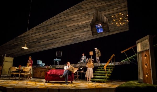 Katherine Keberlein (Violet), Eric Slater (Daniel), Guy Massey (Footnote), Catherine  Photo
