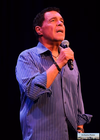 Clint Holmes Photo