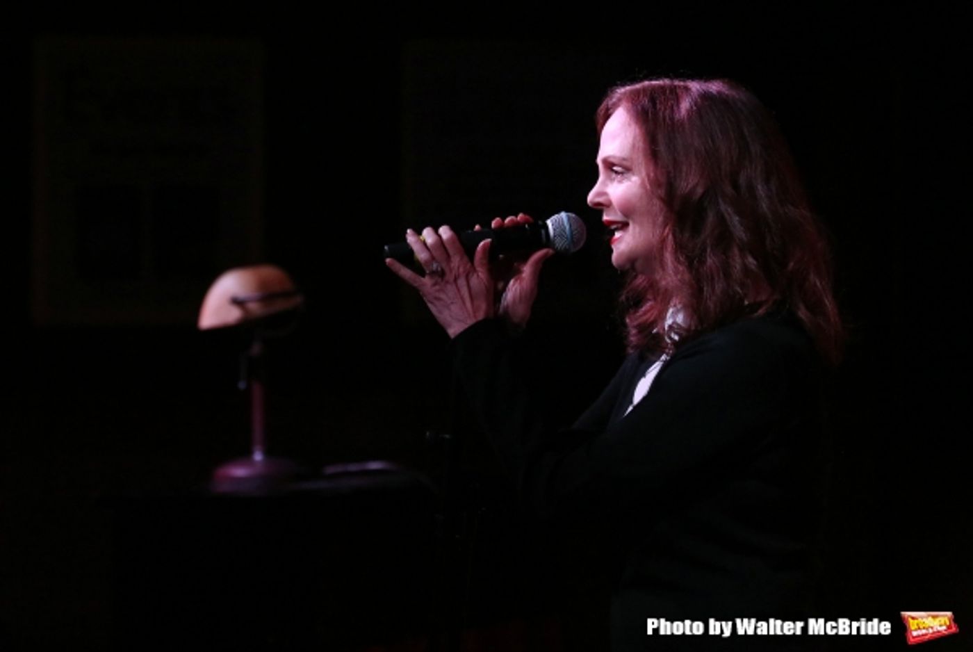Photo Coverage: Lesley Ann Warren Performs from CINDERELLA at Barnes & Noble Image