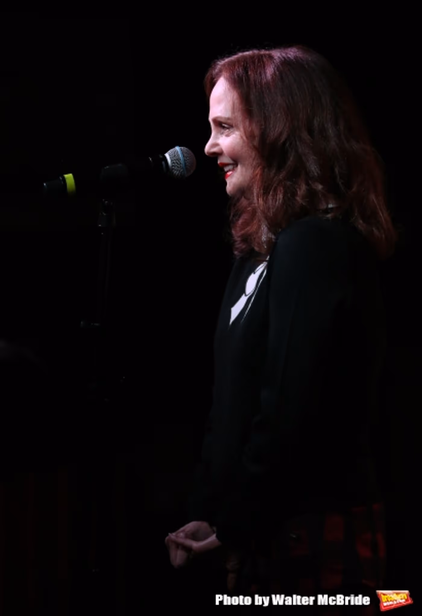 Photo Coverage: Lesley Ann Warren Performs from CINDERELLA at Barnes & Noble Image