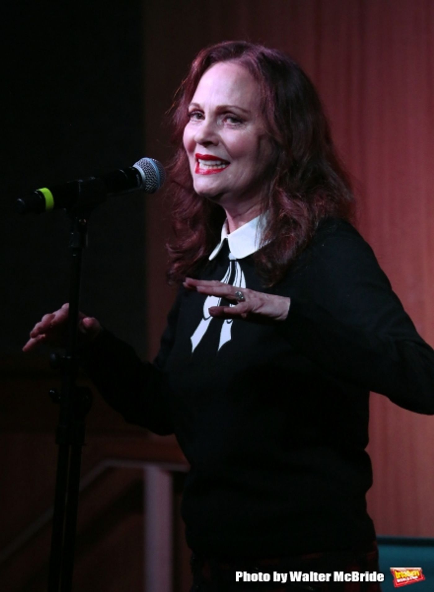 Photo Coverage: Lesley Ann Warren Performs from CINDERELLA at Barnes & Noble Image