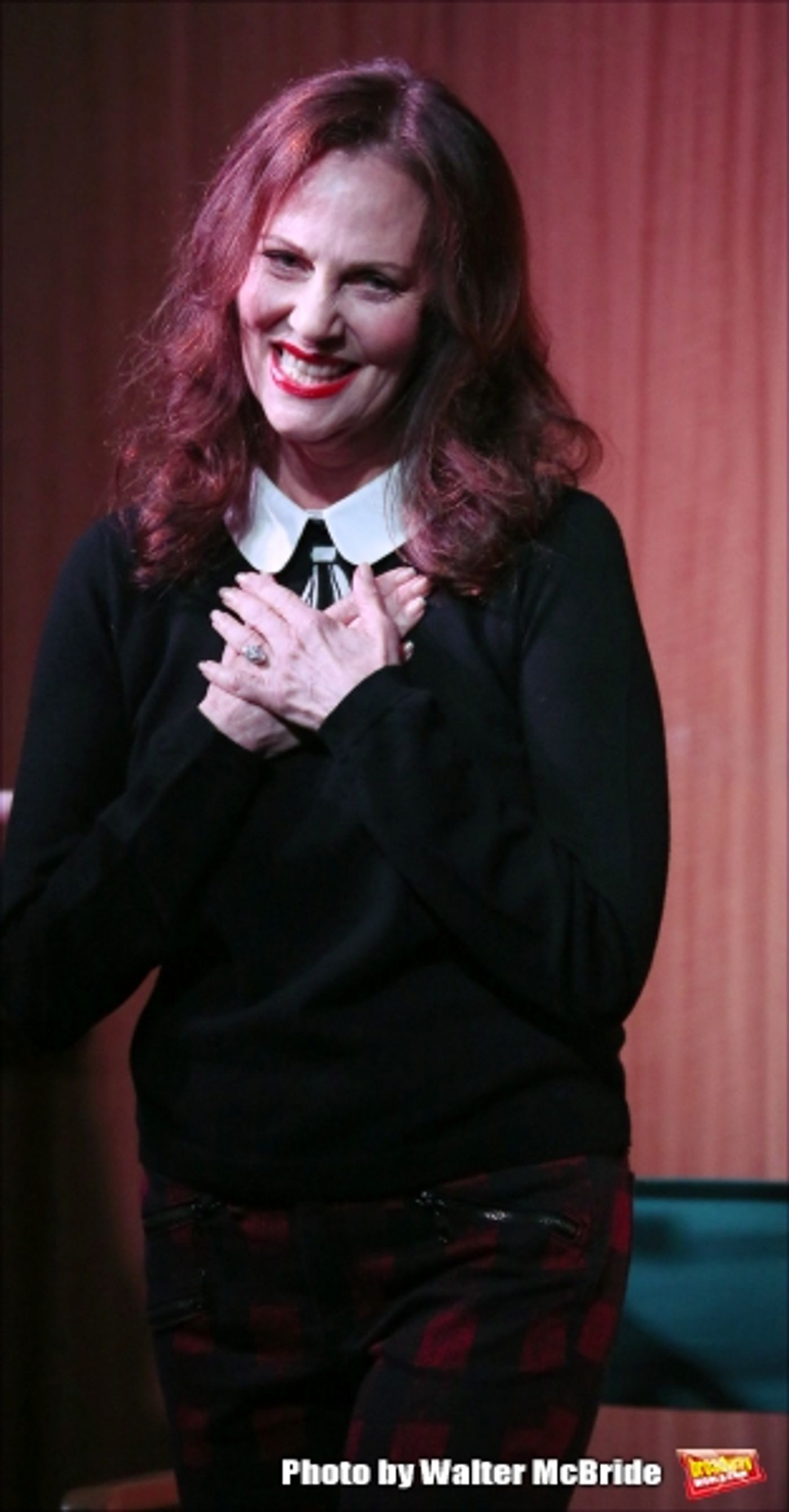 Photo Coverage: Lesley Ann Warren Performs from CINDERELLA at Barnes & Noble Image