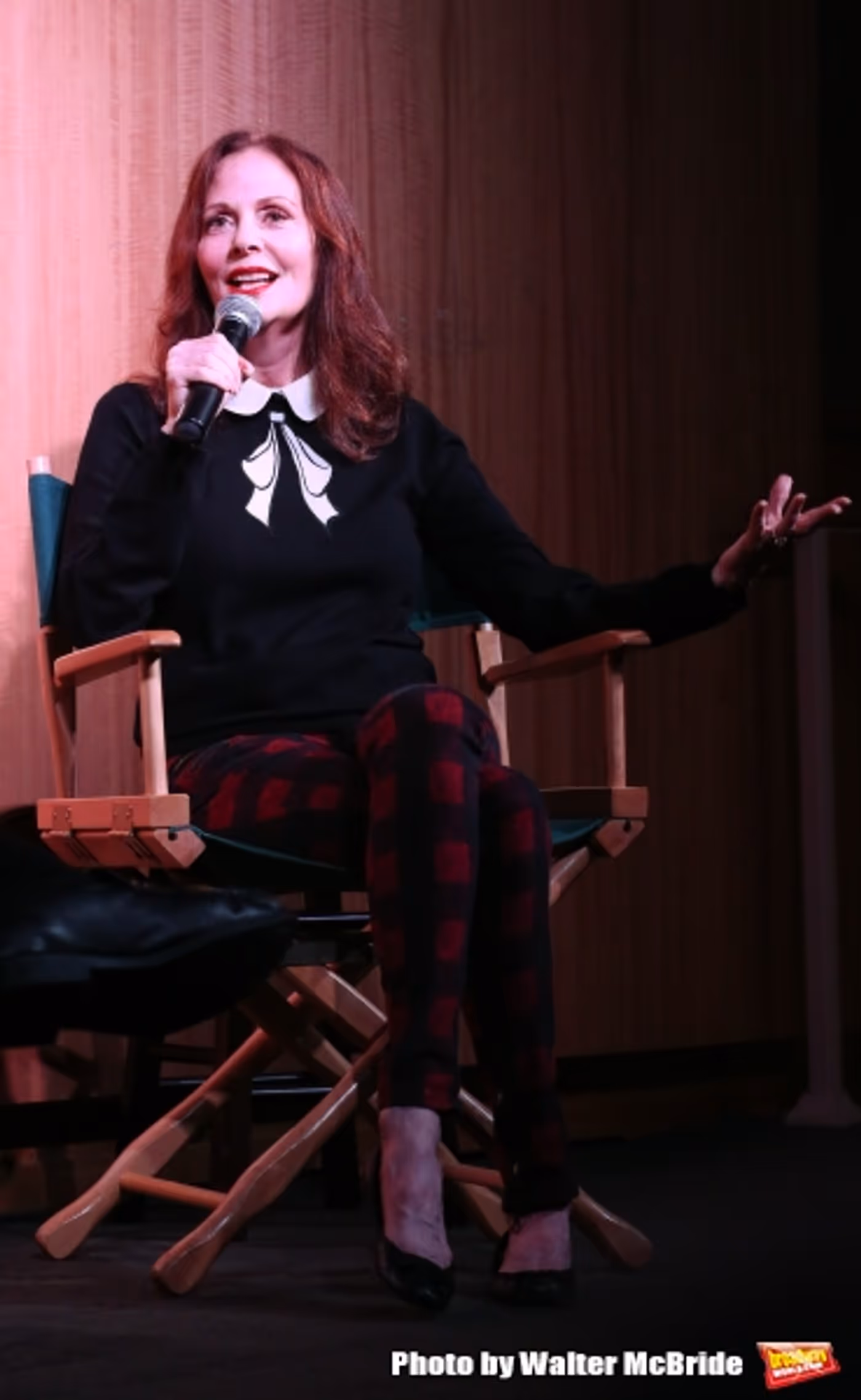 Photo Coverage: Lesley Ann Warren Performs from CINDERELLA at Barnes & Noble Image