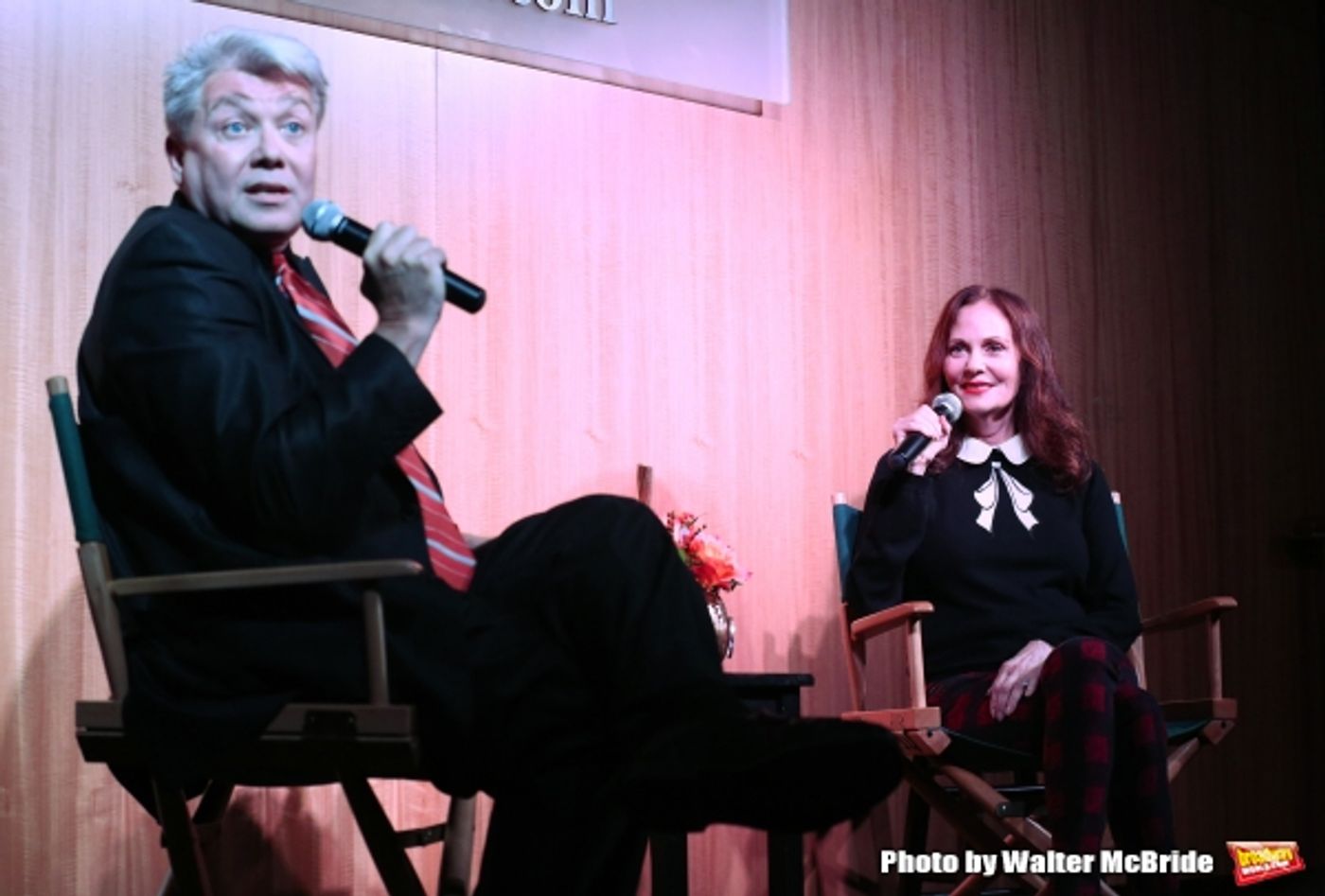 Photo Coverage: Lesley Ann Warren Performs from CINDERELLA at Barnes & Noble Image