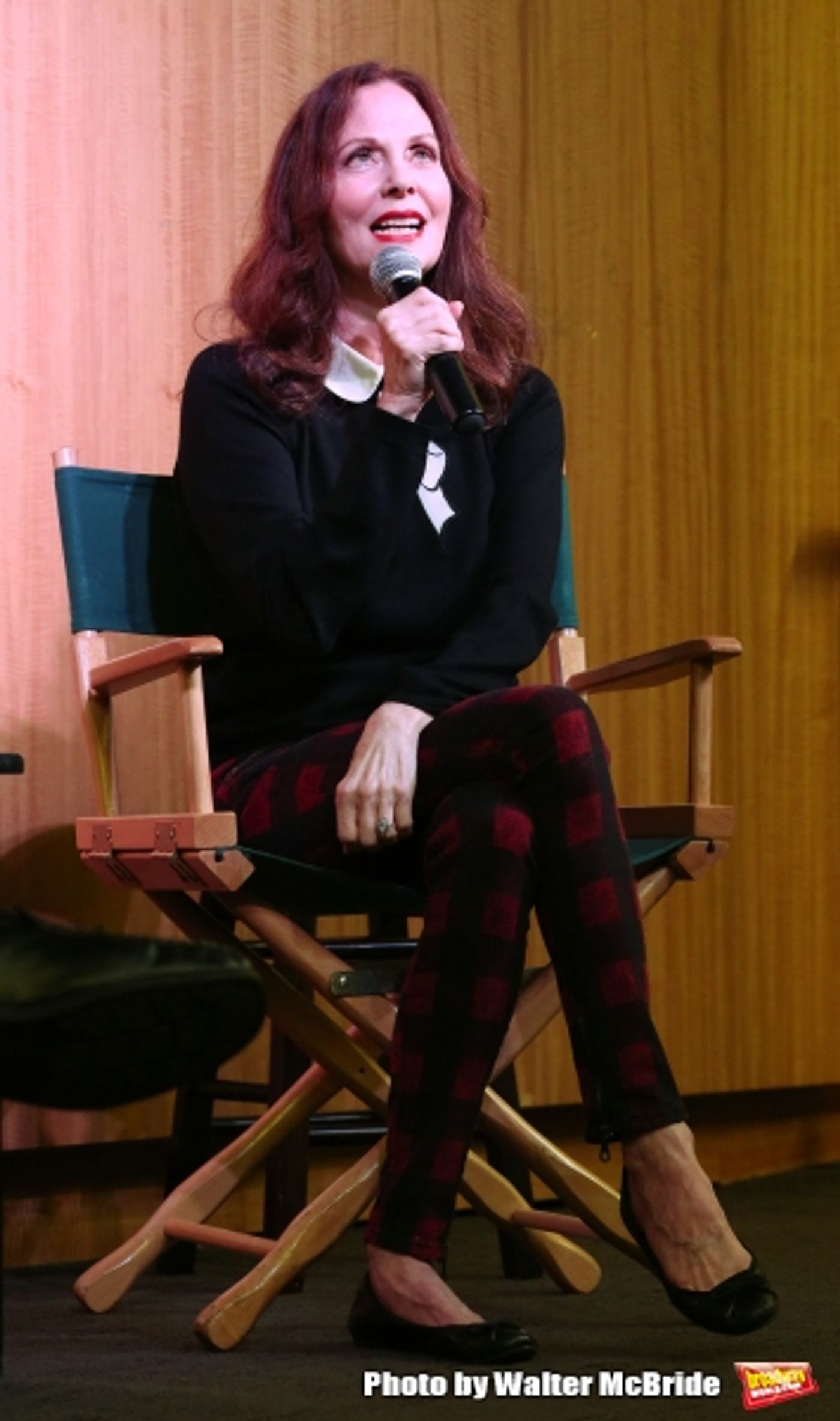 Photo Coverage: Lesley Ann Warren Performs from CINDERELLA at Barnes & Noble Image