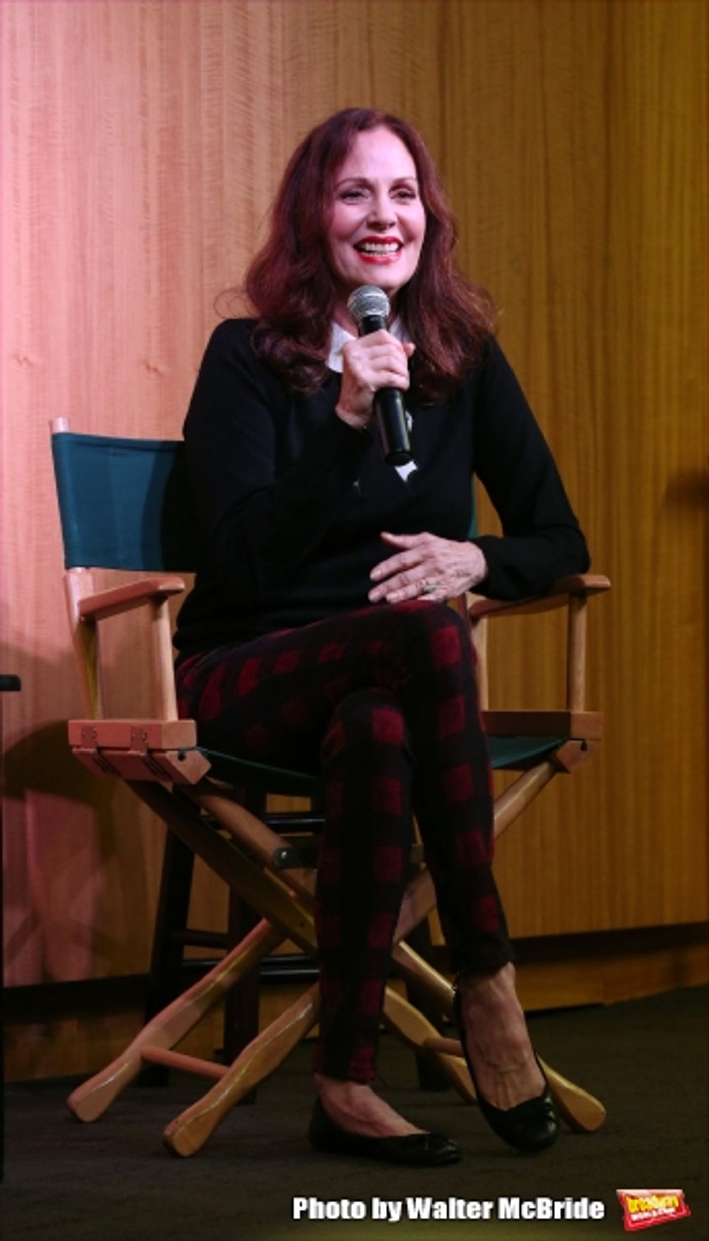 Photo Coverage: Lesley Ann Warren Performs from CINDERELLA at Barnes & Noble Image