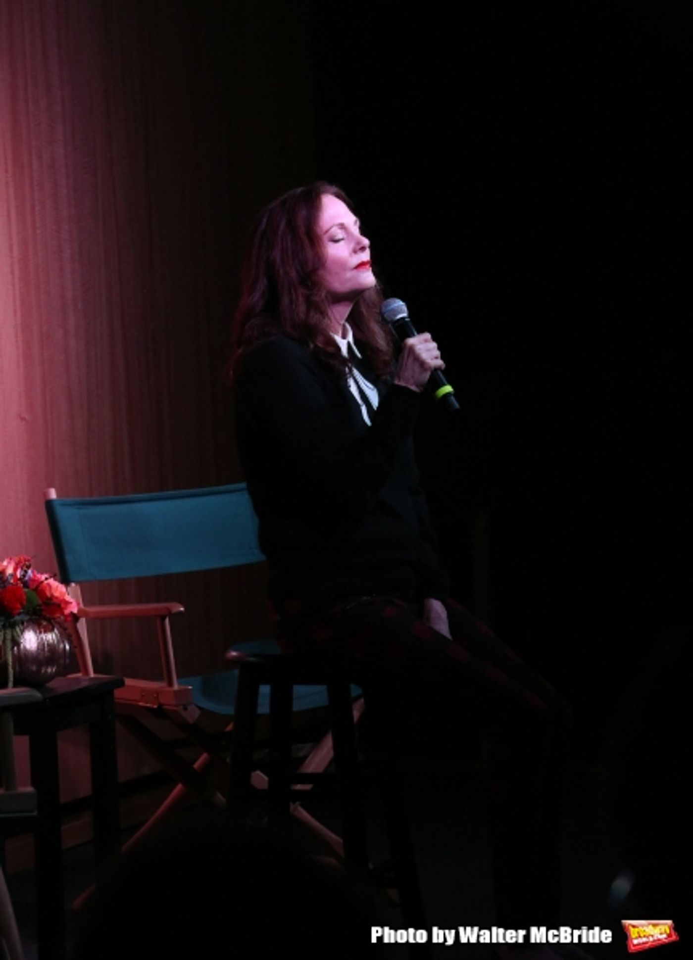 Photo Coverage: Lesley Ann Warren Performs from CINDERELLA at Barnes & Noble Image