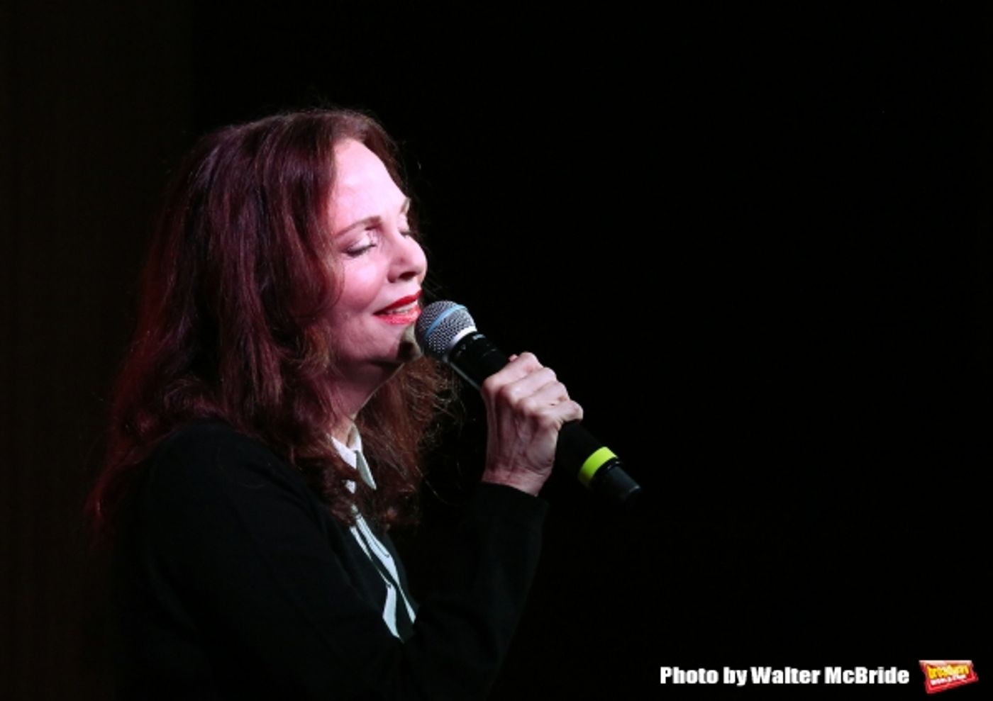 Photo Coverage: Lesley Ann Warren Performs from CINDERELLA at Barnes & Noble Image