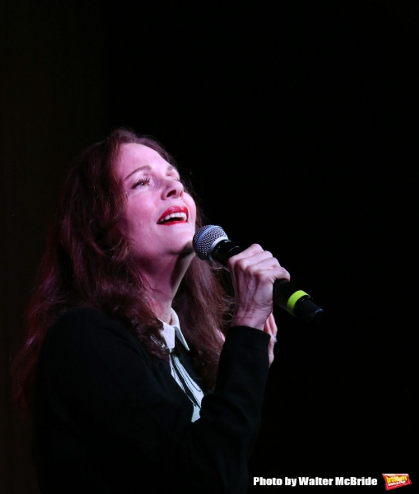 Photo Coverage: Lesley Ann Warren Performs from CINDERELLA at Barnes & Noble Image