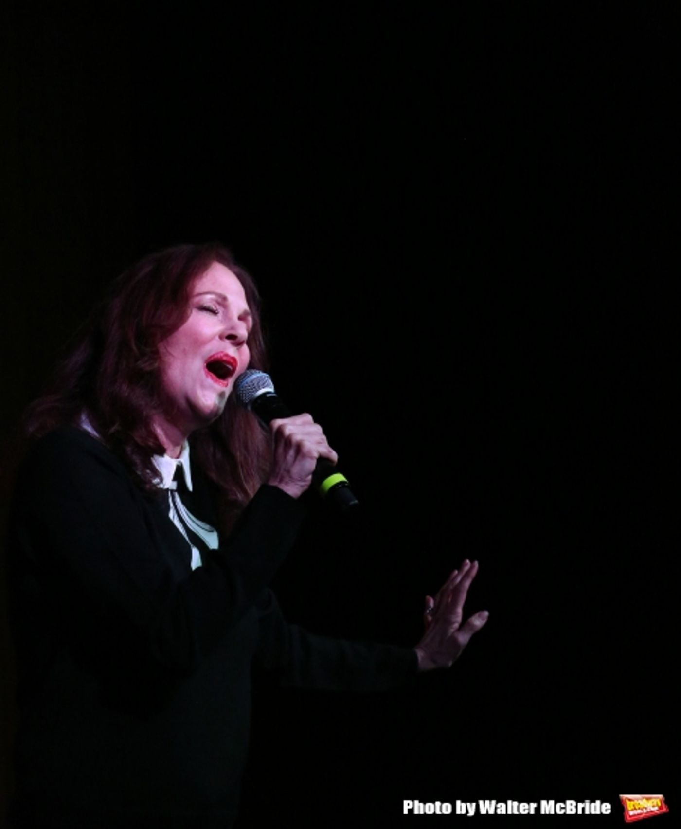 Photo Coverage: Lesley Ann Warren Performs from CINDERELLA at Barnes & Noble Image