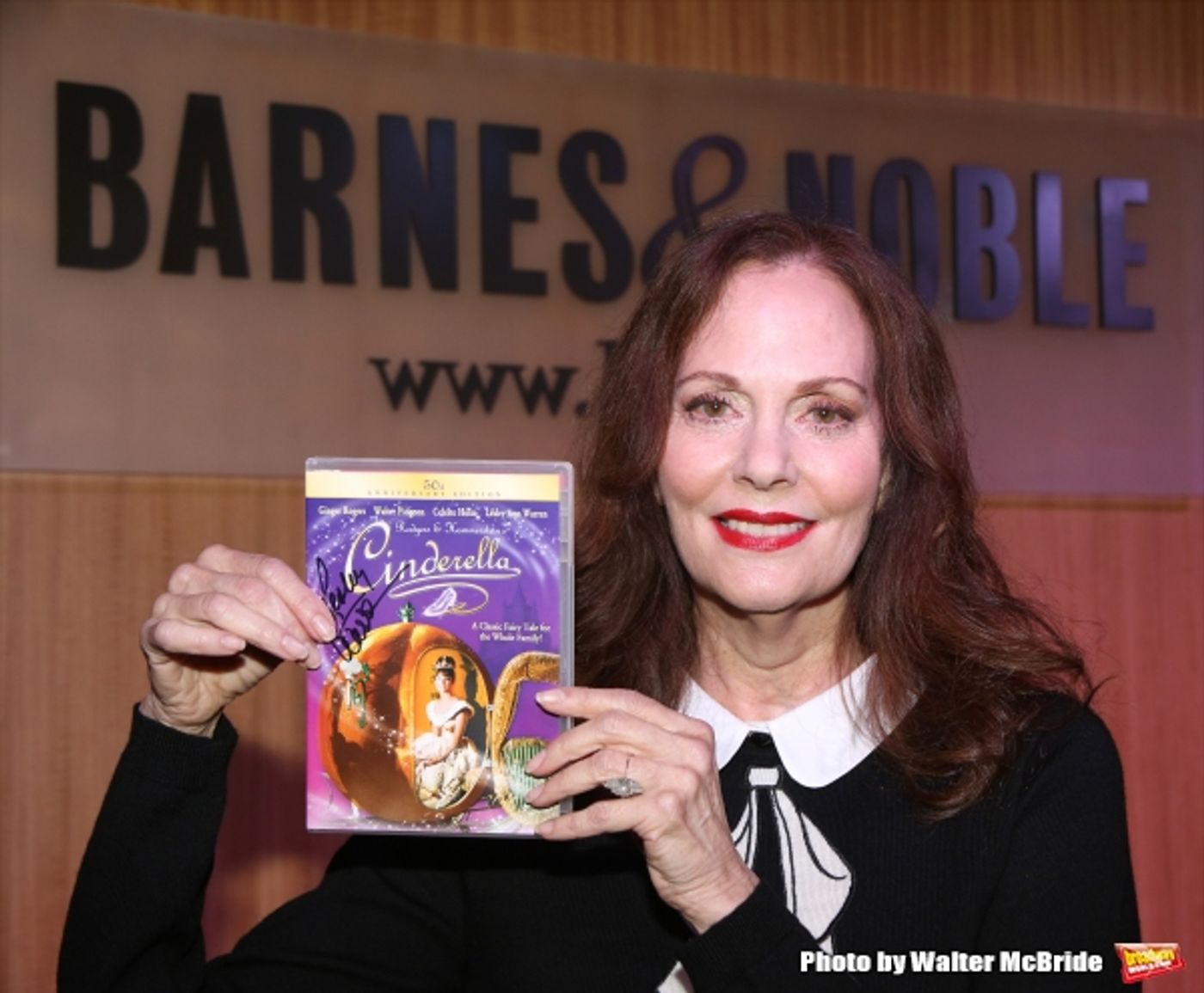 Photo Coverage: Lesley Ann Warren Signs CINDERELLA DVDs at Barnes & Noble  Image