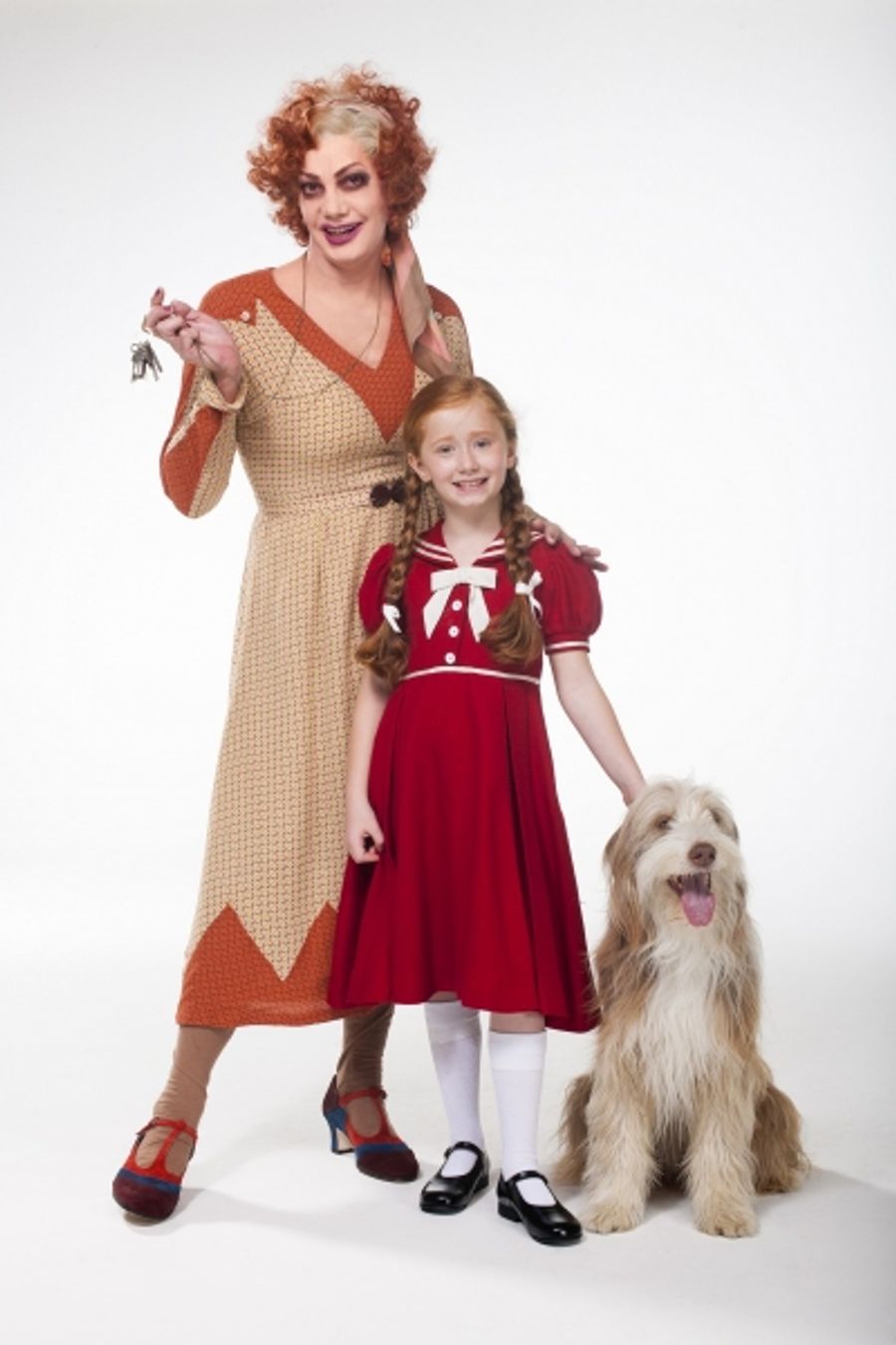 Photo Flash: First Look at Craig Revel Horwood as Miss Hannigan in ANNIE UK Tour  Image