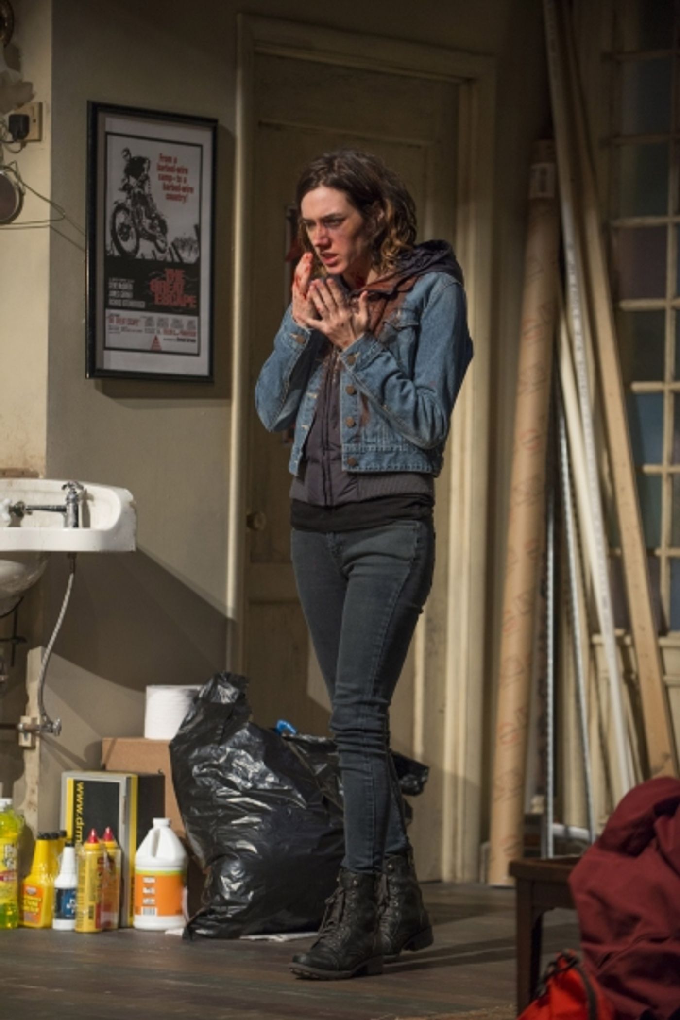 Photo Flash: First Look at Steppenwolf's THE NIGHT ALIVE  Image