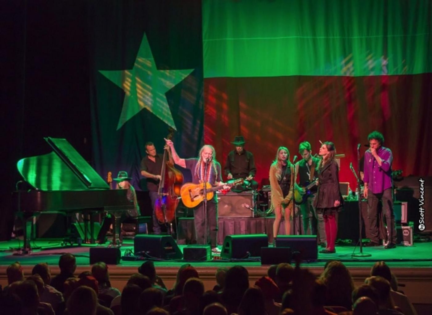 Photo Flash: Inside Ridgefield Playhouse's Willie Nelson Gala, Feat. Harvey Fierstein & More  Image