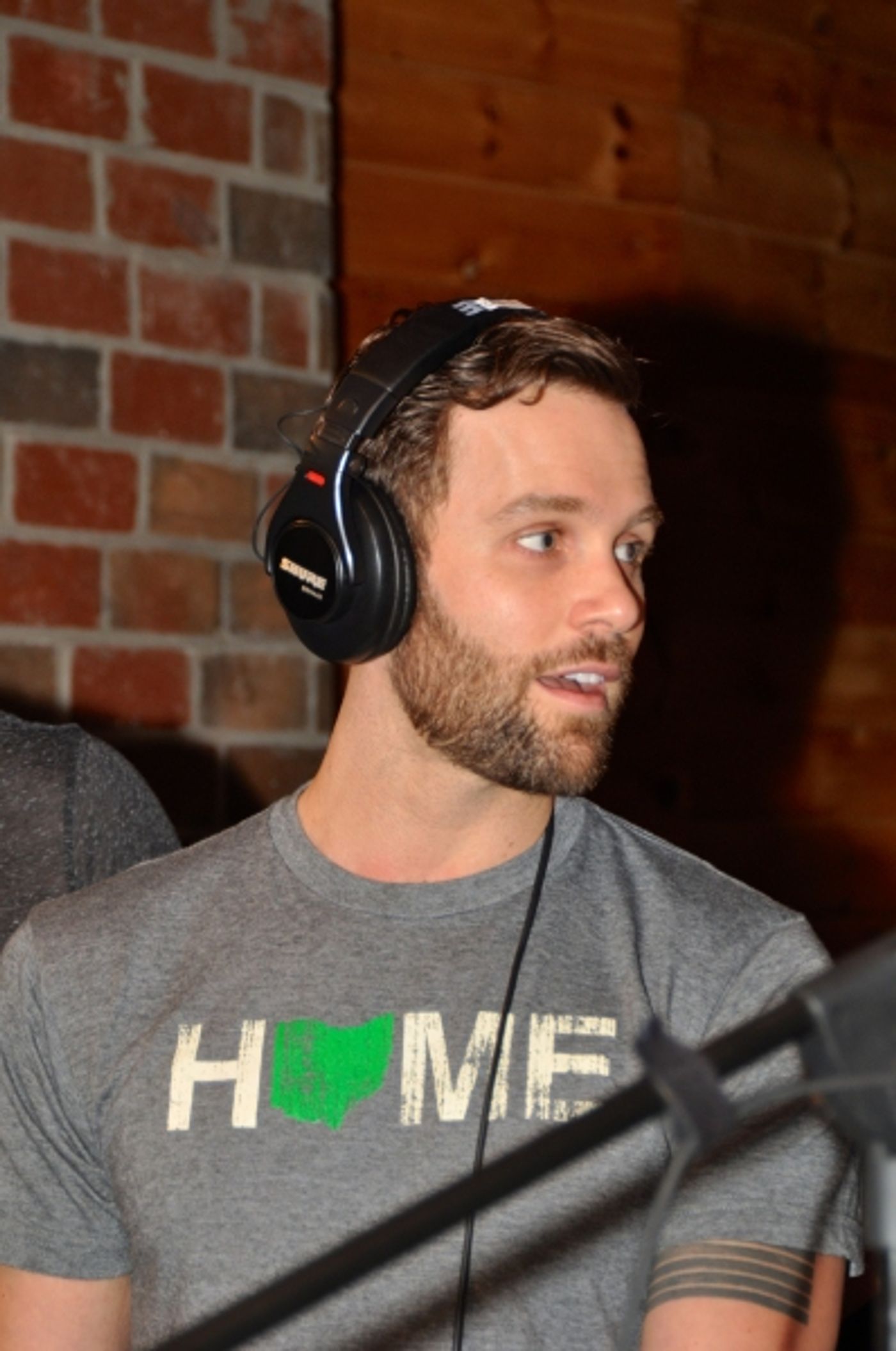 Exclusive Photo Coverage: CABARET Cast Travels Around the World for Carols For A Cure! Image