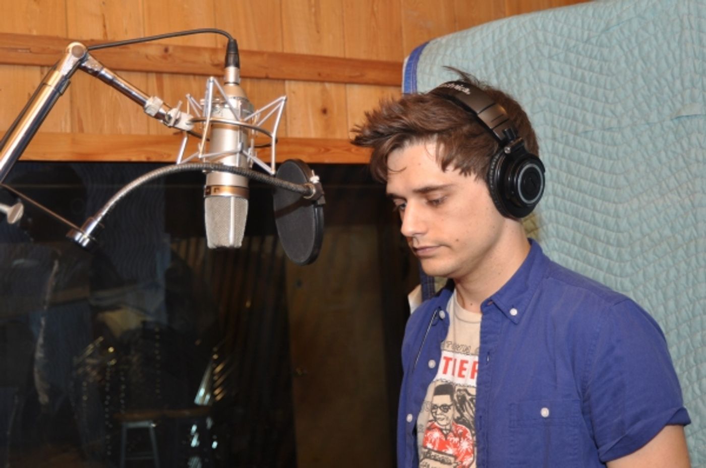 Exclusive Photo Coverage: Nikki M. James, Andy Mientus & LES MISERABLES Cast Sing Carols For A Cure! Image