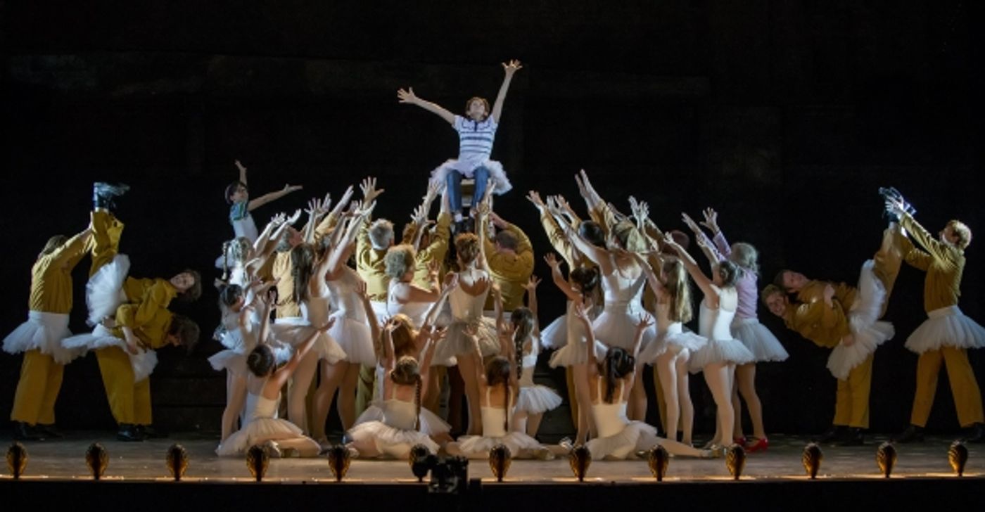 Photo Coverage Special: 25 Billy Elliots Unite in Special Finale of BILLY ELLIOT THE MUSICAL for Live Taping! Image