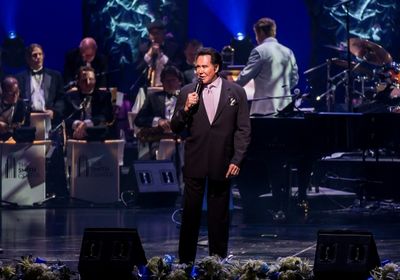 Wayne Newton Photo