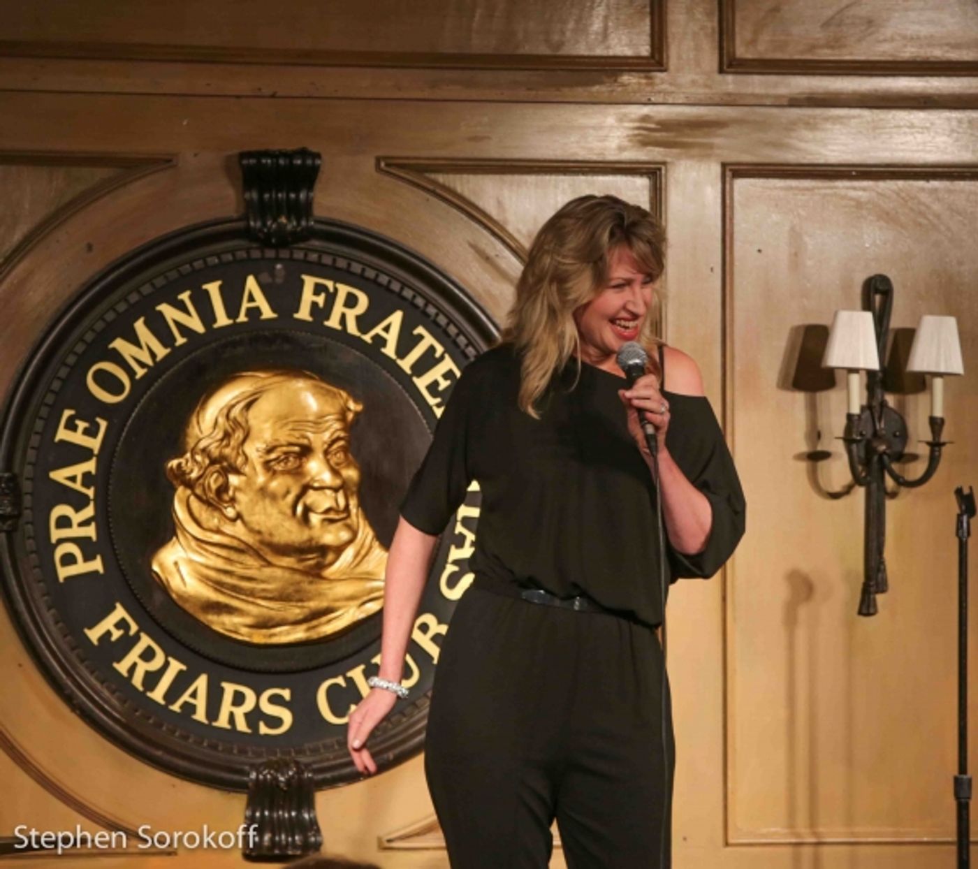Photo Coverage: LES GIRLS Plays The Friars Club  Image