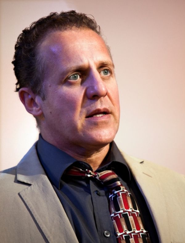 Nigel Lindsay Photo