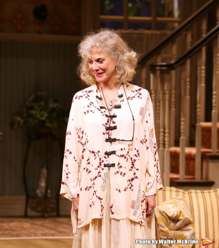 Photo Coverage: On Stage for the Opening Night Curtain Call of THE COUNTRY HOUSE Image