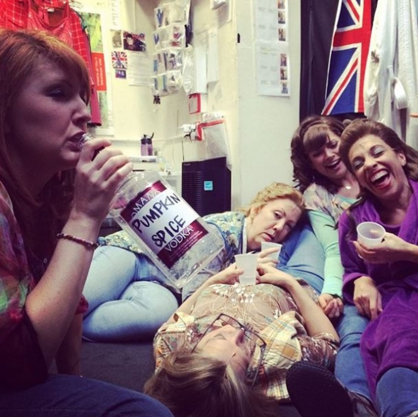 Photo Flash: Saturday Intermission Pics October 4 - MISS SAIGON Parodies THE COMMITMENTS, and More  Image