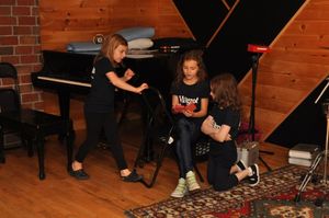 Brooklyn Shuck, Fina Strazza and Tori Feinstein Photo