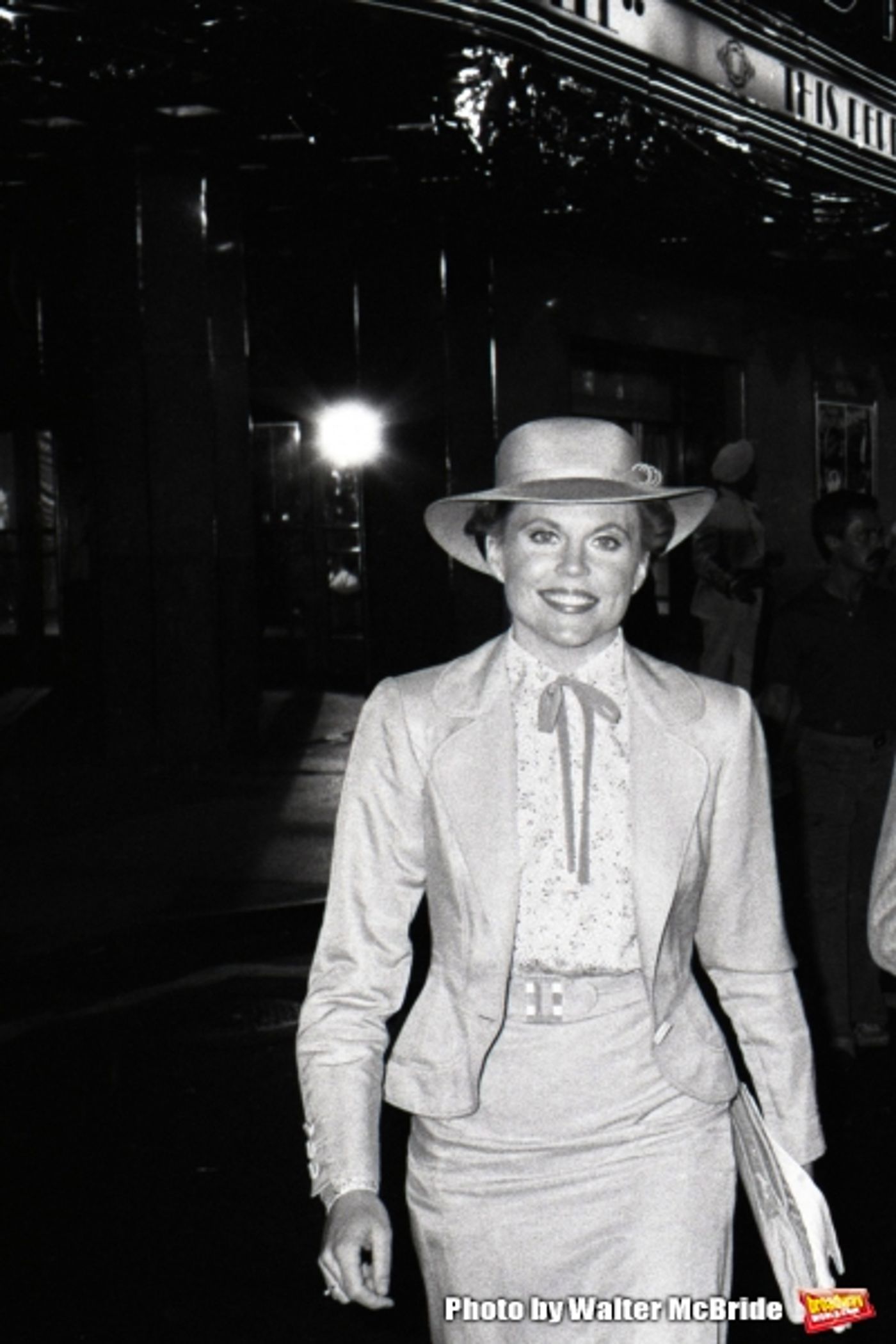 Photo Blast from Past: On the Set with ANNIE Cast in 1982  Image