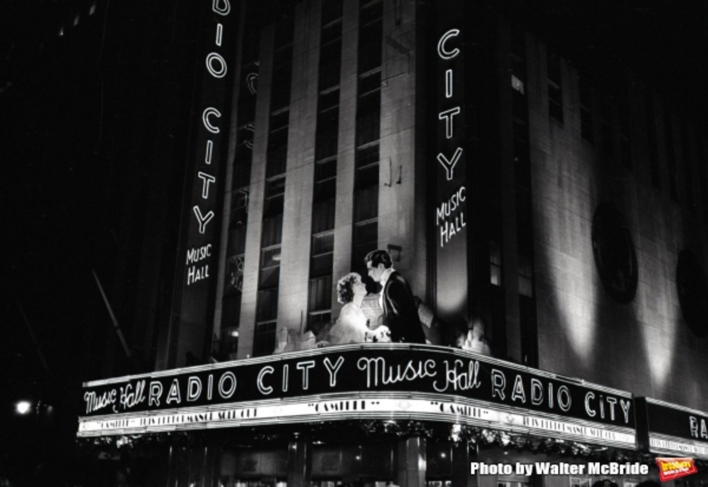 Photo Blast from Past: On the Set with ANNIE Cast in 1982  Image