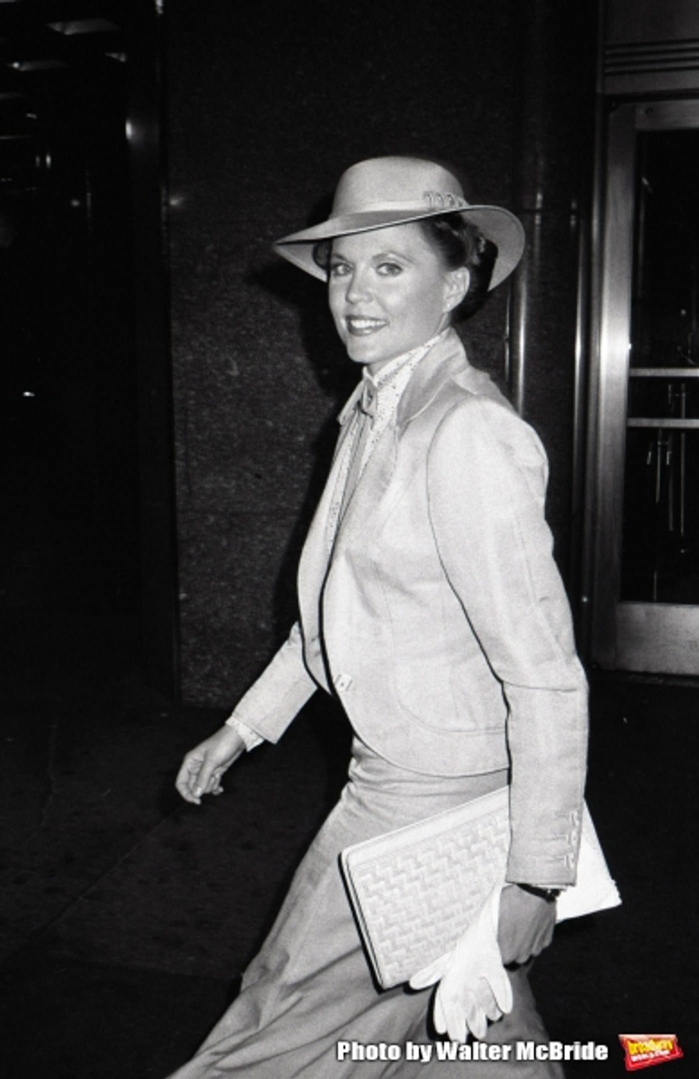 Photo Blast from Past: On the Set with ANNIE Cast in 1982  Image