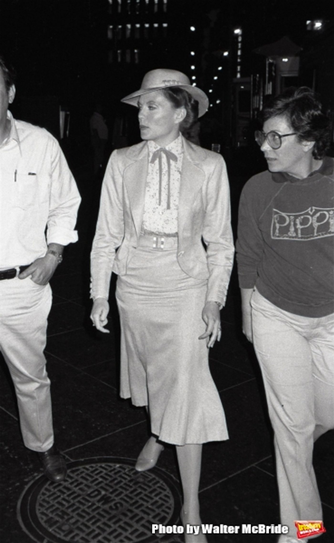 Photo Blast from Past: On the Set with ANNIE Cast in 1982  Image