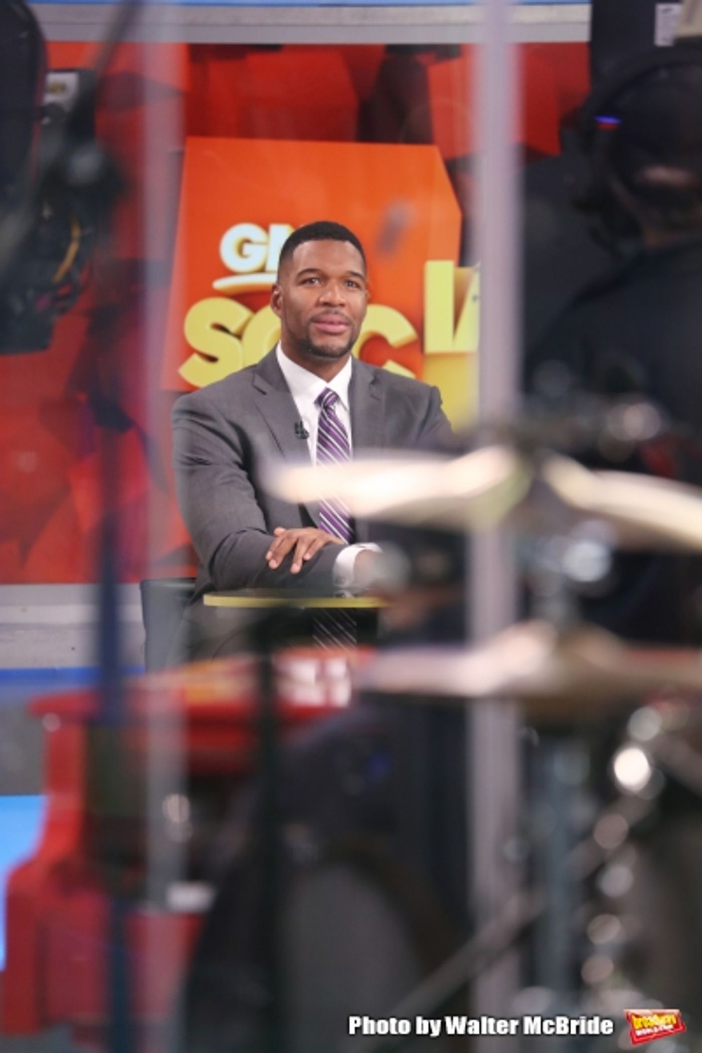 Photo Coverage: On the Set of GOOD MORNING AMERICA with Michael Strahan  Image