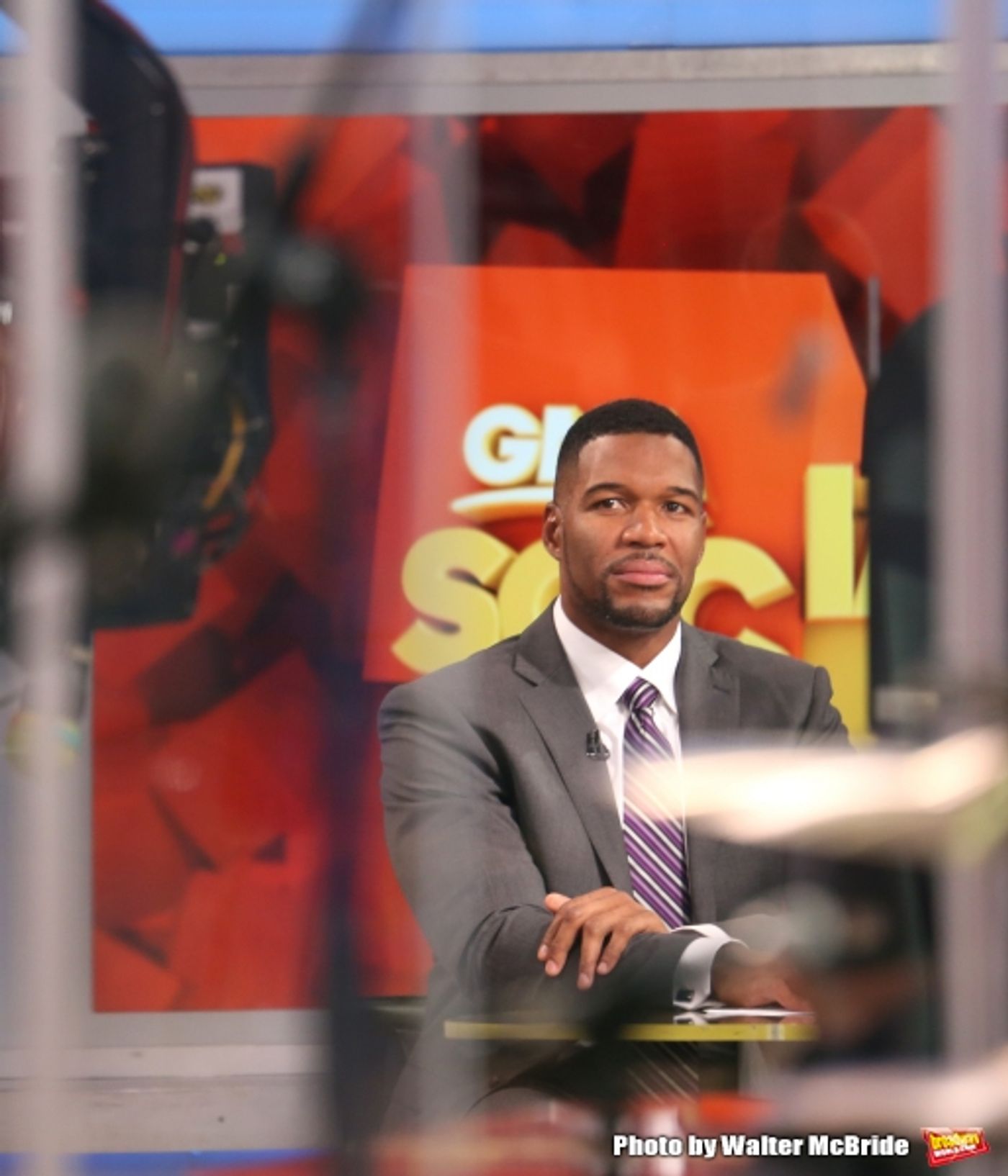 Photo Coverage: On the Set of GOOD MORNING AMERICA with Michael Strahan  Image