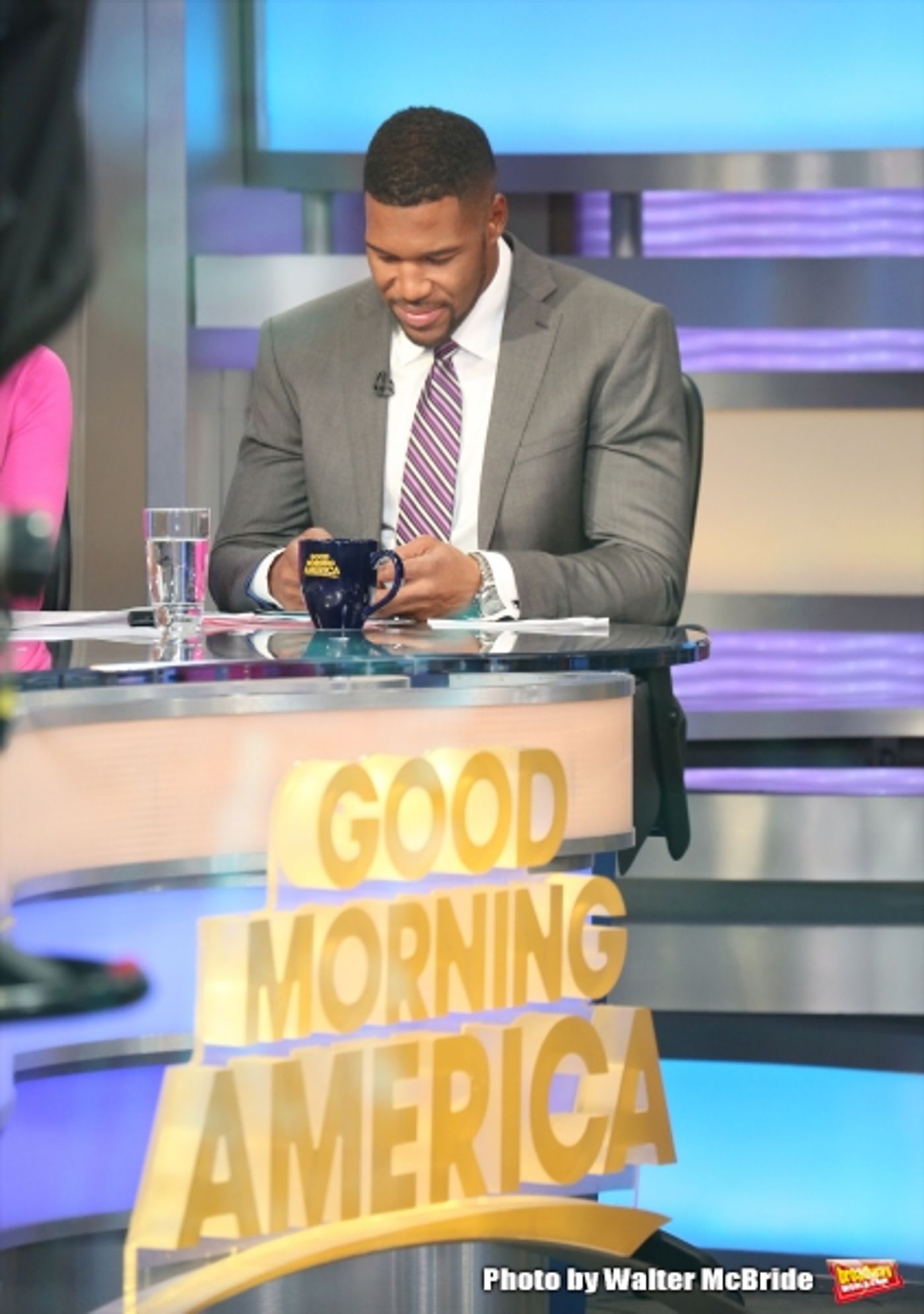 Photo Coverage: On the Set of GOOD MORNING AMERICA with Michael Strahan  Image