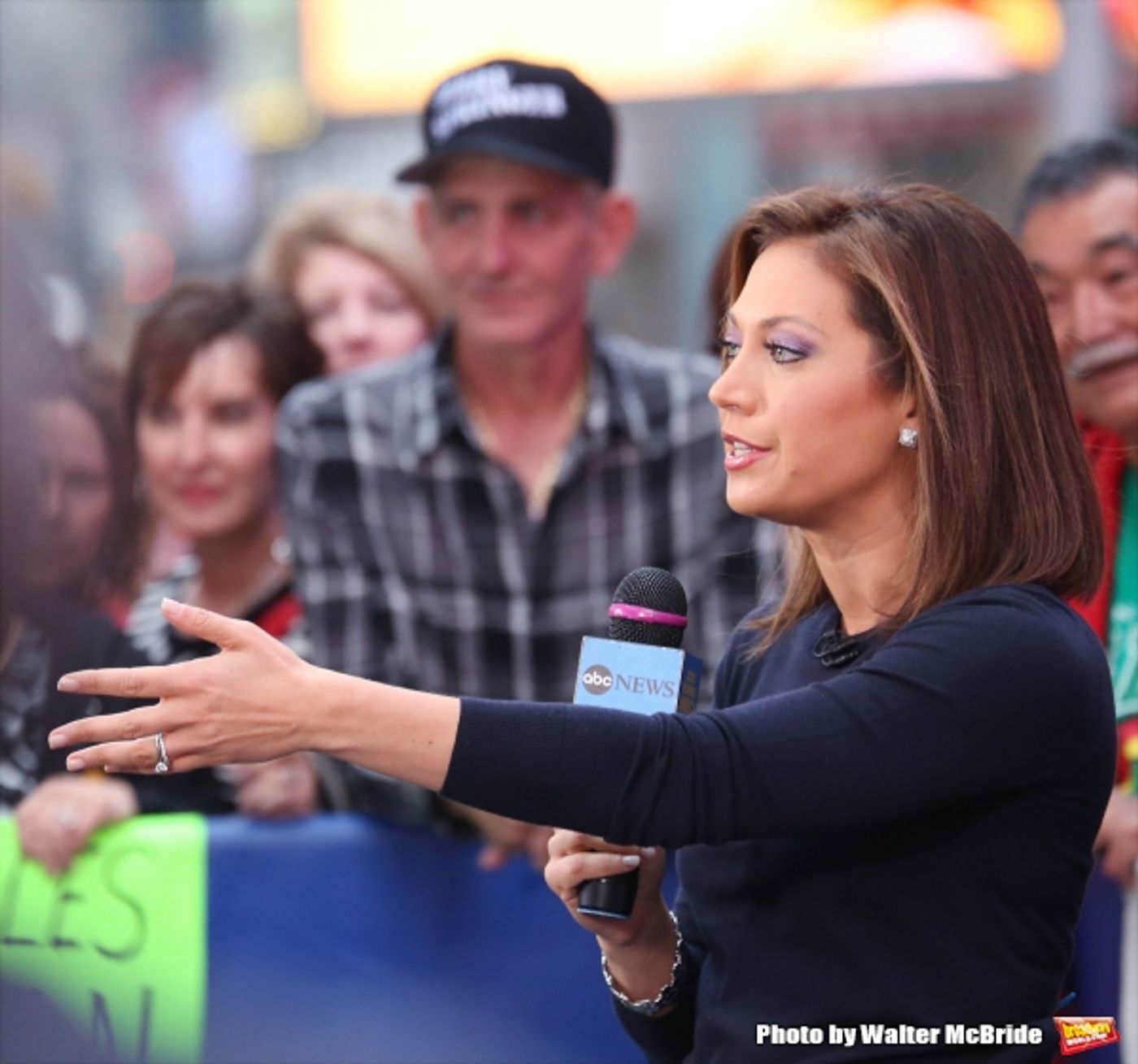 Photo Coverage: A Visit with the Cast of GOOD MORNING AMERICA Image