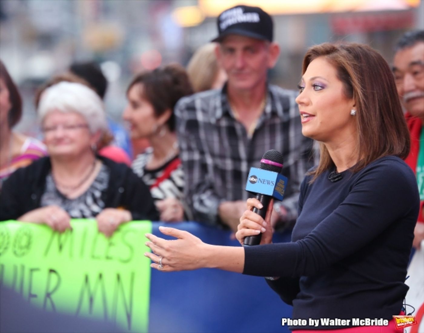 Photo Coverage: A Visit with the Cast of GOOD MORNING AMERICA Image