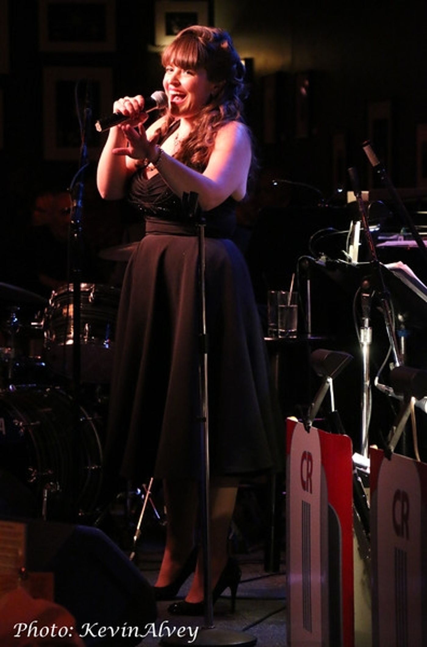Photo Flash: Jenna Esposito Celebrates Italian-American Singers at Birdland  Image