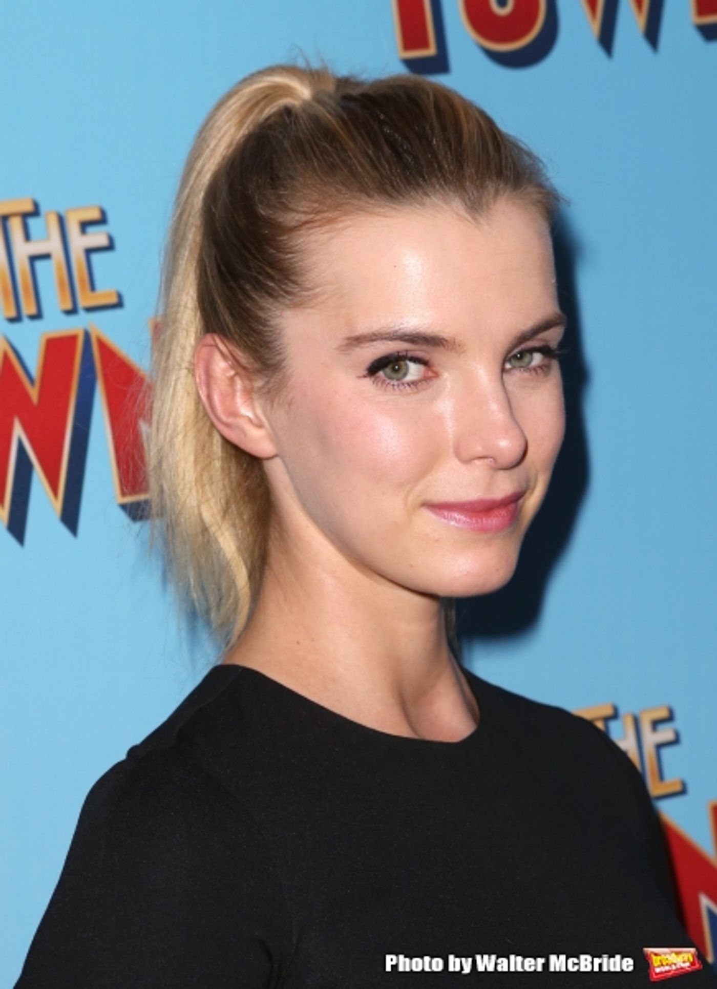 Photo Coverage: Stars Hit the ON THE TOWN Red Carpet Image