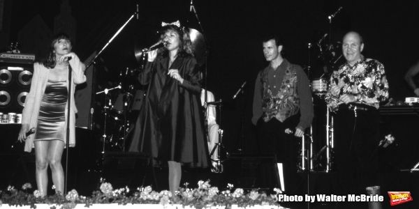 Manhattan Transfer: Cheryl Bentyne, Janis Siegel, Alan Paul and Tim Hauser performing Photo