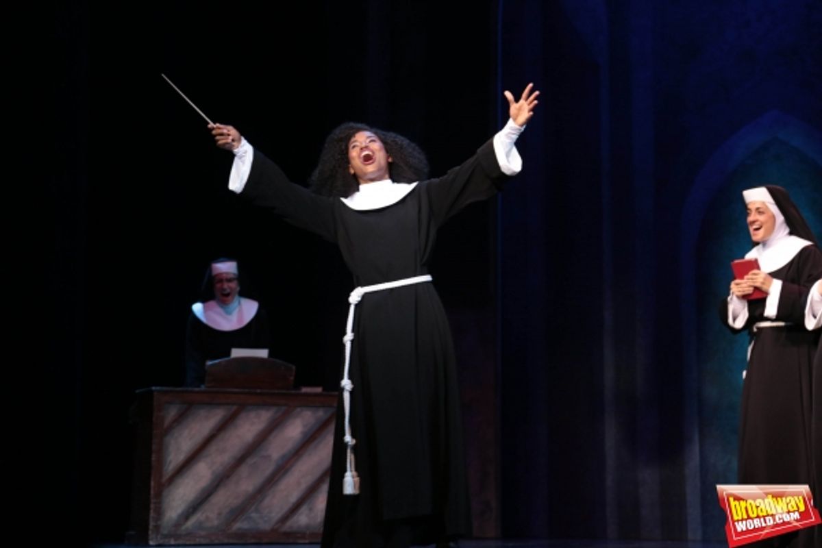 Deloris Van Cartier o la hermana MarÃ�'Â­a Clara at 