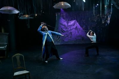 Conner Neddersen as Feste, Mike Dooly as Sir Toby, George Mount as Sir Andrew, and Da Photo