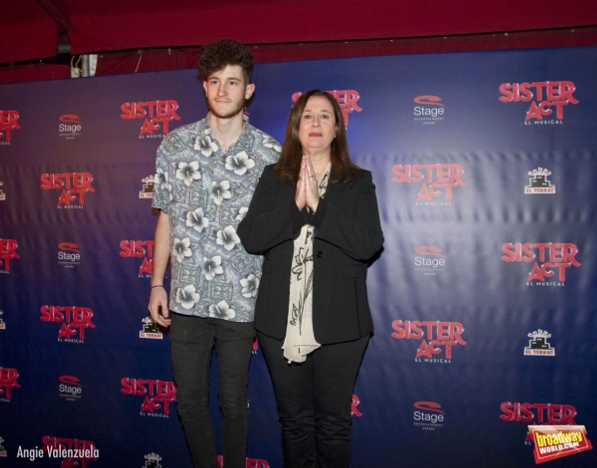 Elisenda Roca y su hijo at 