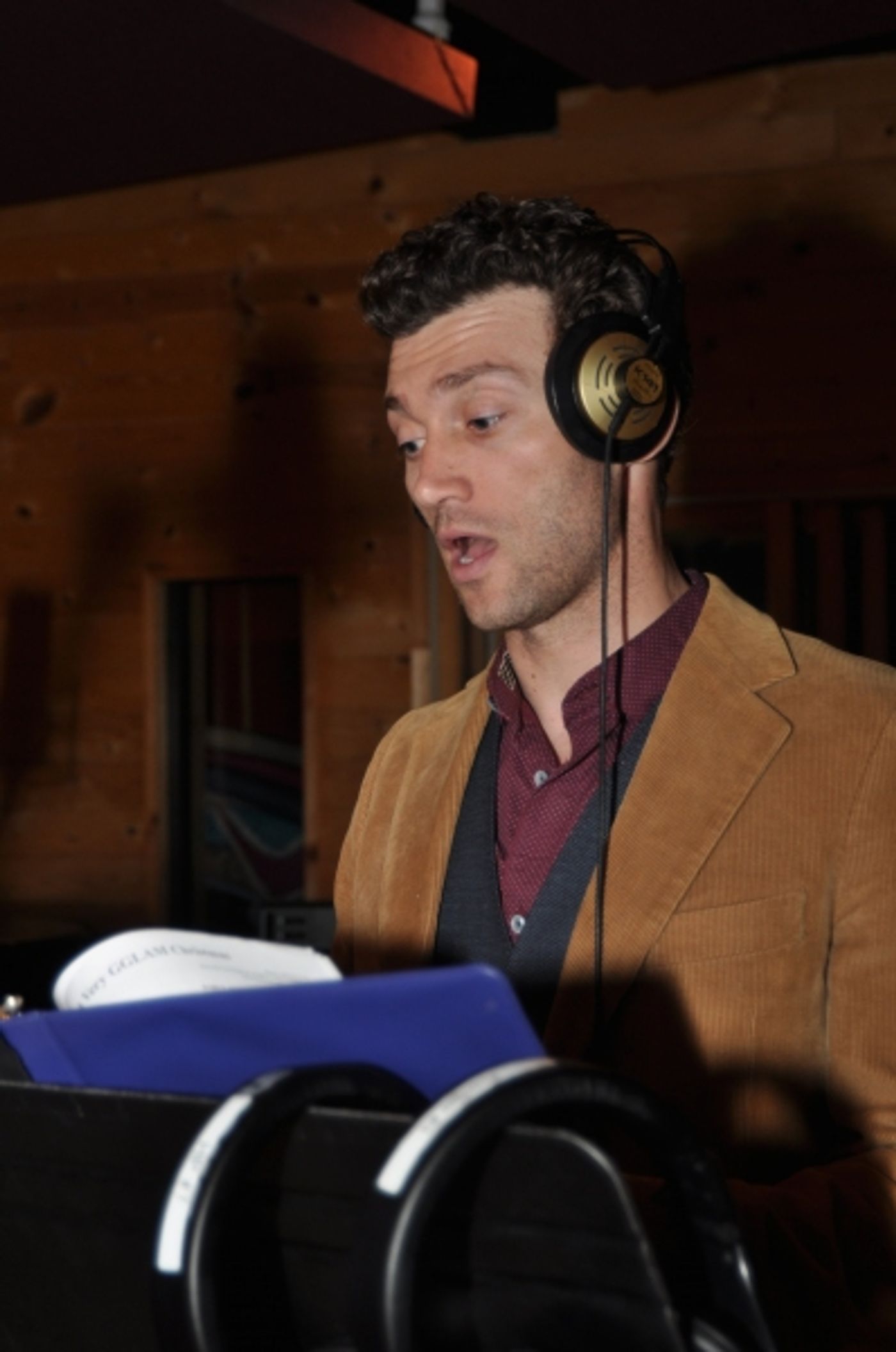 Exclusive Photo Coverage: A GENTLEMAN'S GUIDE TO LOVE AND MURDER Gets in the Holiday Spirit for Carols For A Cure Image