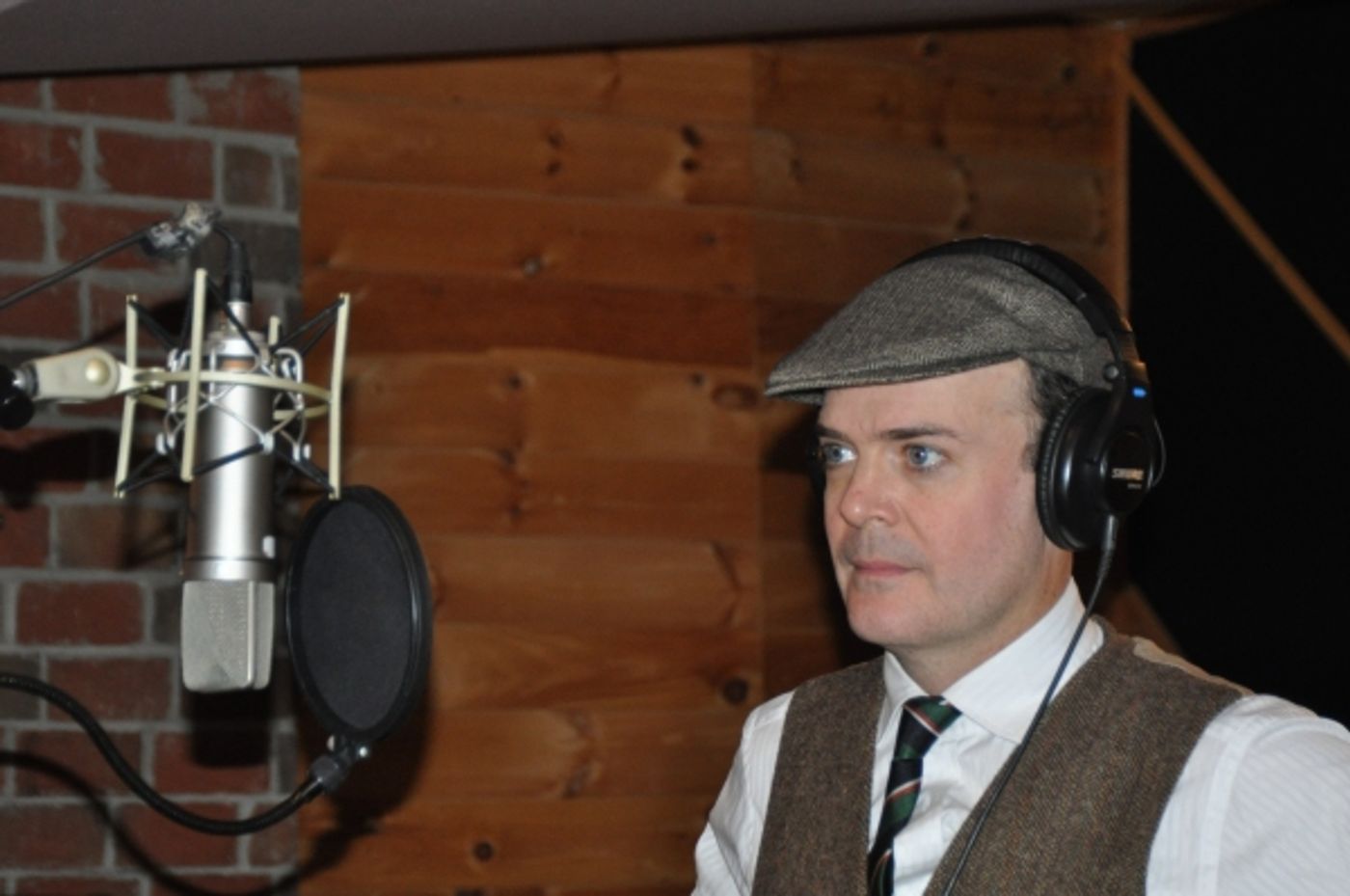 Exclusive Photo Coverage: A GENTLEMAN'S GUIDE TO LOVE AND MURDER Gets in the Holiday Spirit for Carols For A Cure Image